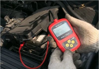 车上的电池显示红色怎么办